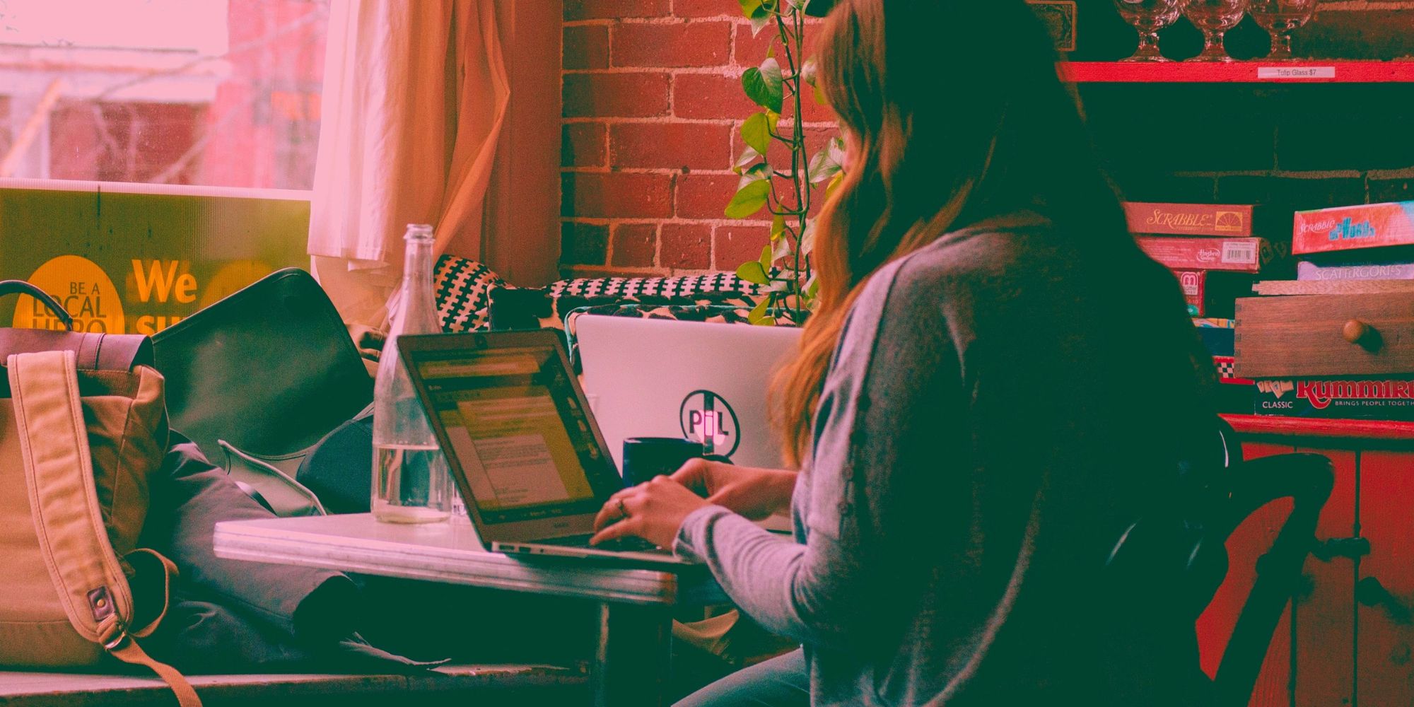 5 Benefits of Using a VPN While Traveling