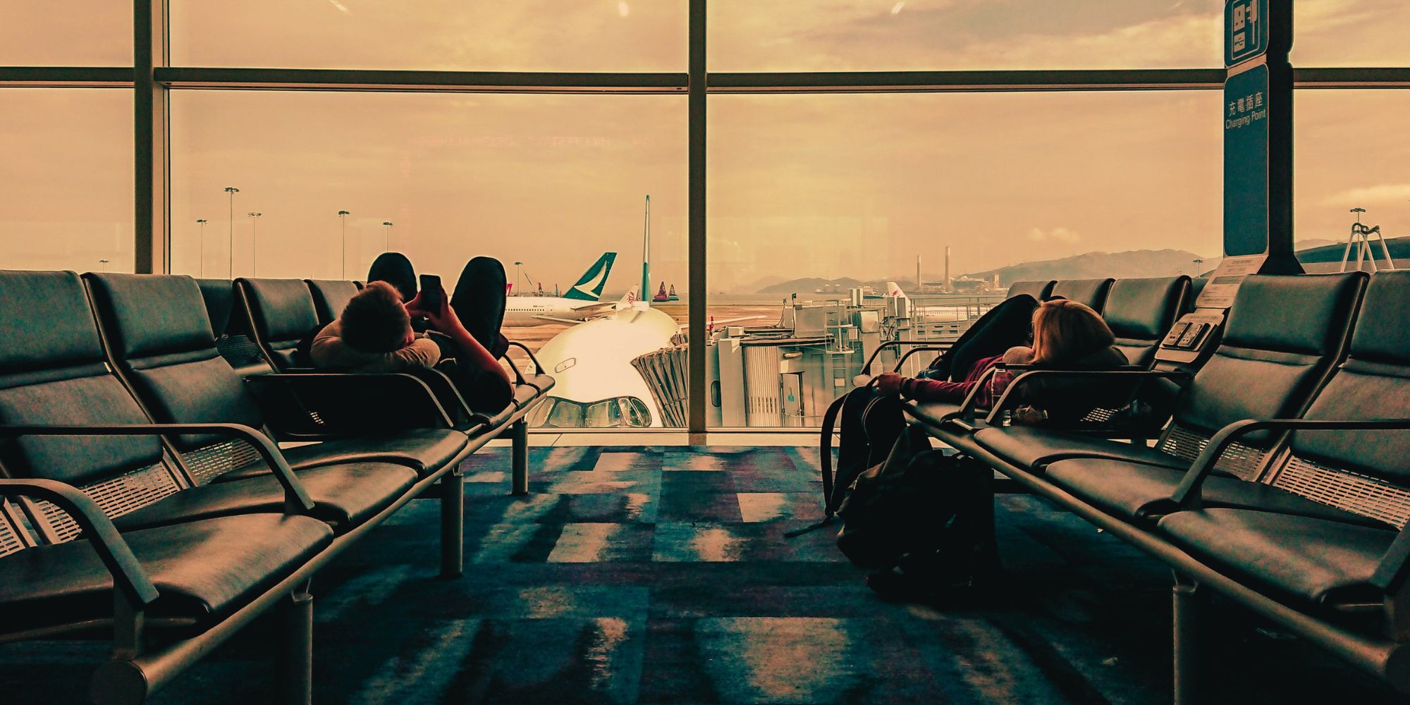 11 Tips for Improving Your Sleep While Traveling Across Time Zones