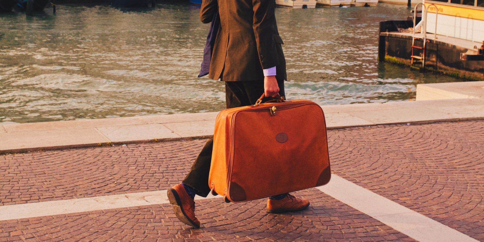 Christmas Gift Ideas for Business Travelers