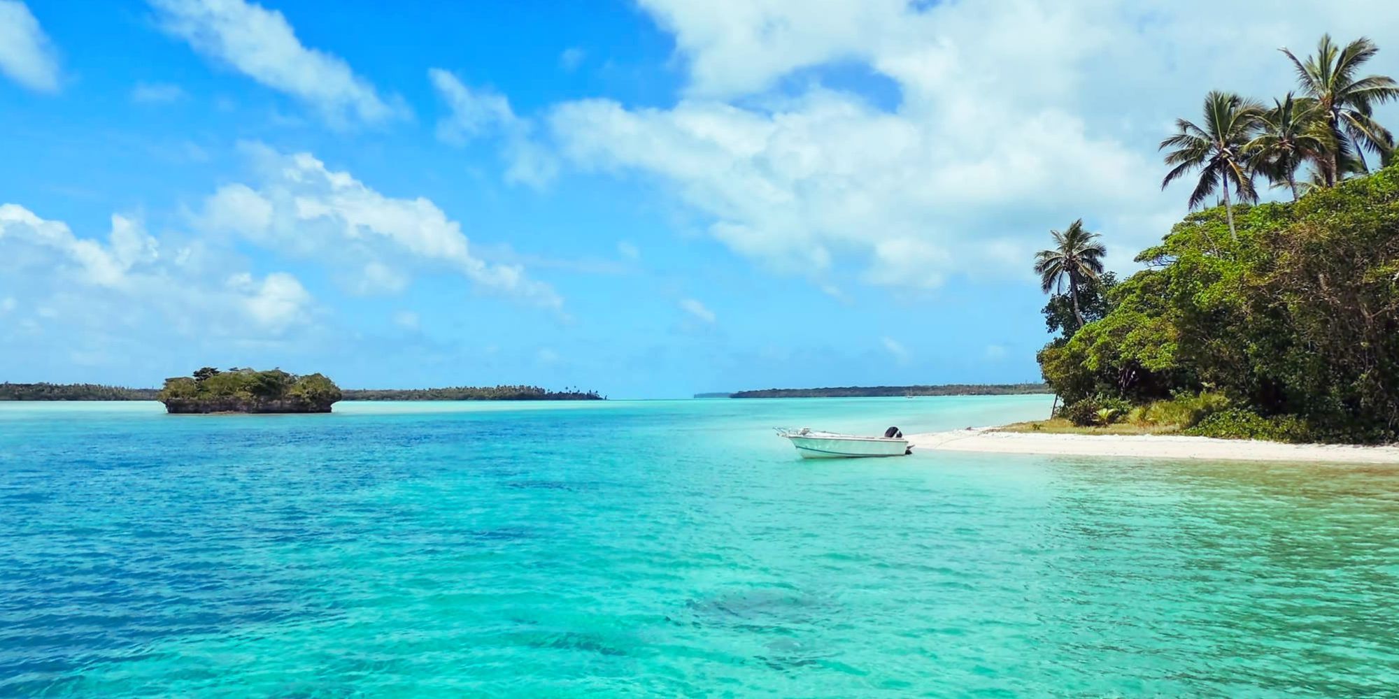 Gifts for Someone Traveling to New Caledonia
