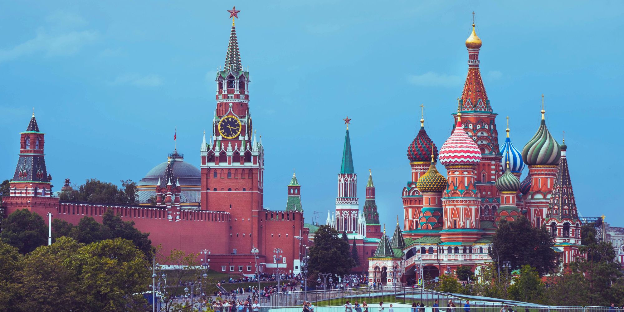 Gifts for Someone Traveling to Russia
