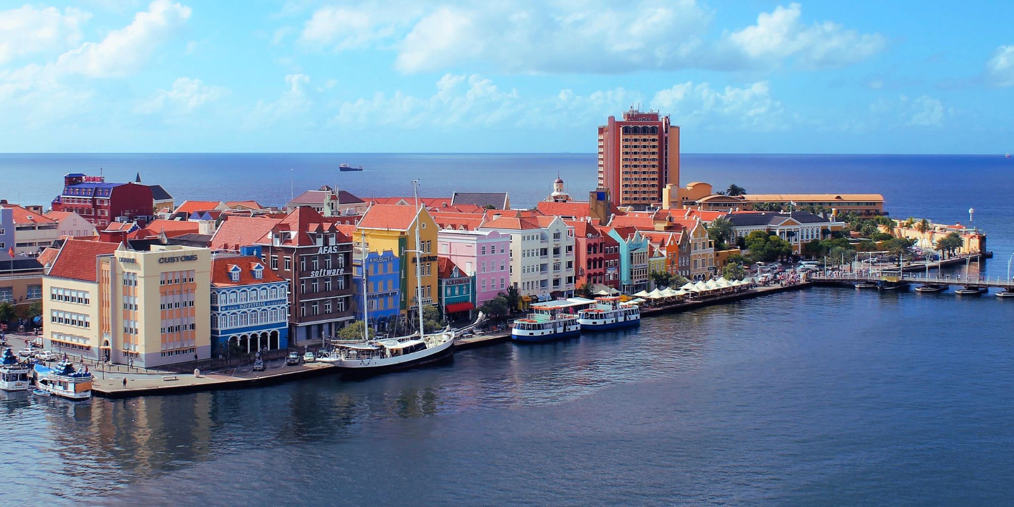 Gifts for Someone Traveling to Curacao